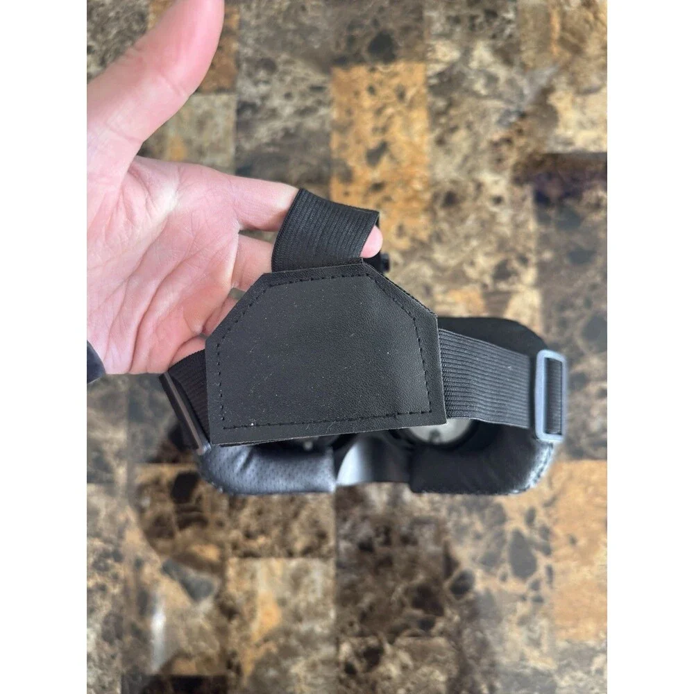American Eagle Outfitters Mobile Phone Virtual Reality Headset